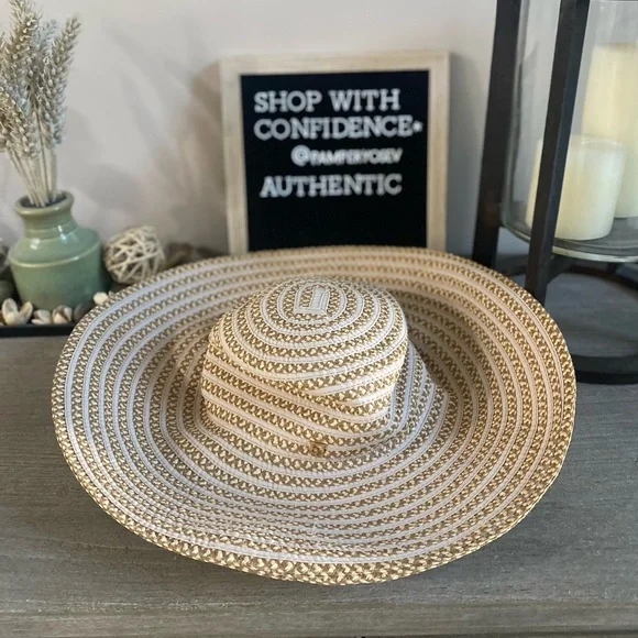 Eric Javits Margot Packable Straw Hat display picture 2